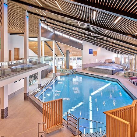 Fewo 20 - Appartement Im Rottalblick - Youngmodern Wohnen Mit Bademantelgang Zur Therme, Tv, Balkon Und Persoenlichem Gaesteempfang Von Astarte Estate Бад-Грисбах Экстерьер фото