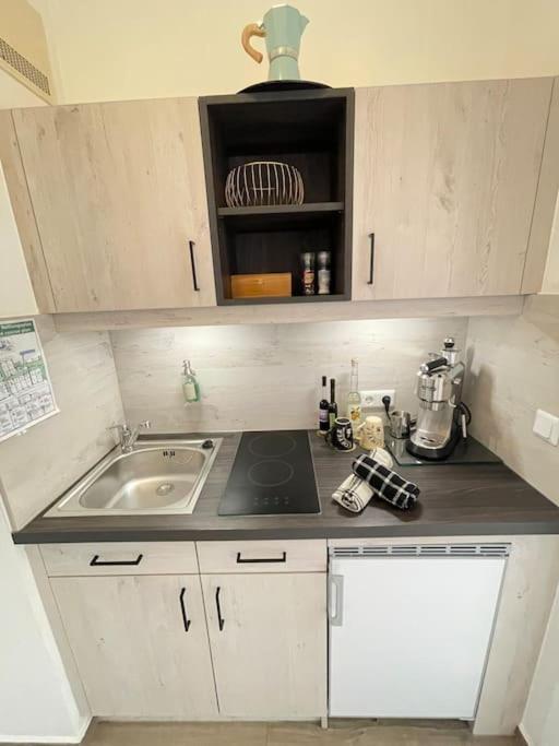 Fewo 20 - Appartement Im Rottalblick - Youngmodern Wohnen Mit Bademantelgang Zur Therme, Tv, Balkon Und Persoenlichem Gaesteempfang Von Astarte Estate Бад-Грисбах Экстерьер фото