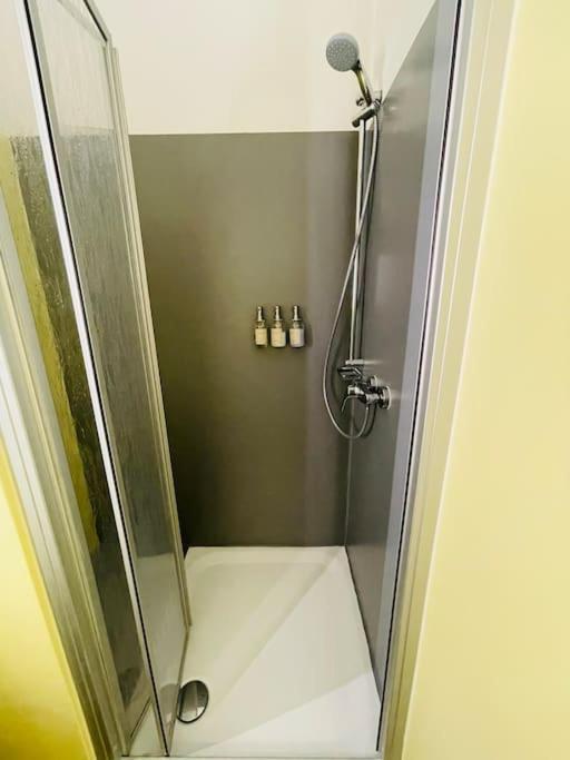 Fewo 20 - Appartement Im Rottalblick - Youngmodern Wohnen Mit Bademantelgang Zur Therme, Tv, Balkon Und Persoenlichem Gaesteempfang Von Astarte Estate Бад-Грисбах Экстерьер фото